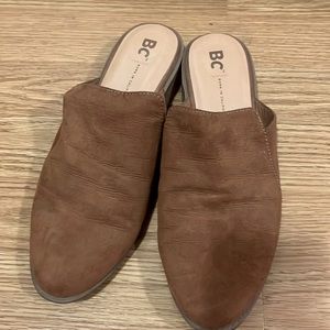 EUC Born in California vegan leather mules size 8